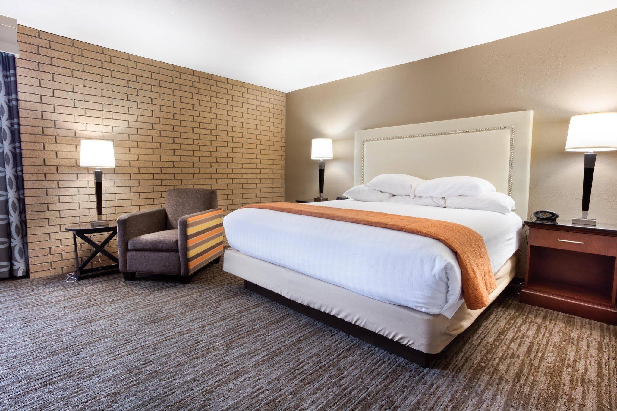 Drury Inn & Suites Kansas City Airport Buitenkant foto