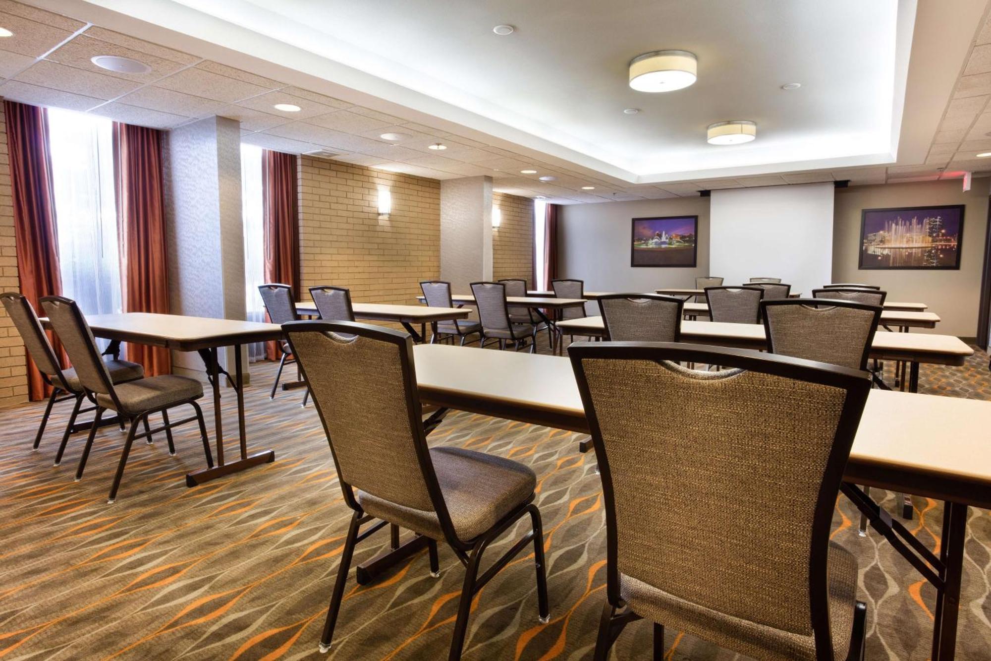 Drury Inn & Suites Kansas City Airport Buitenkant foto