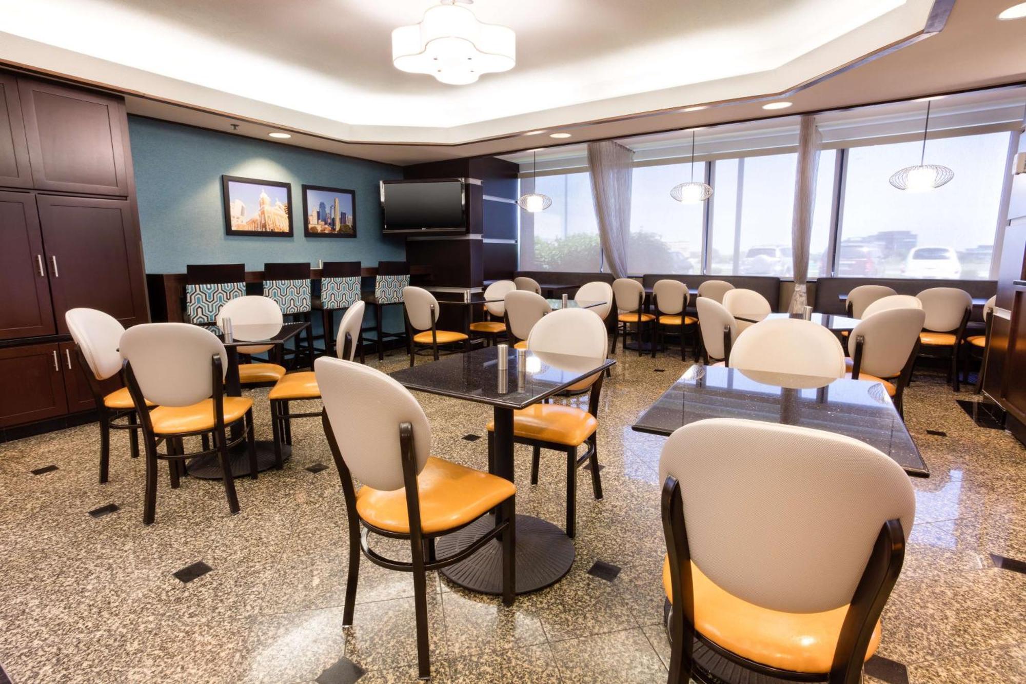 Drury Inn & Suites Kansas City Airport Buitenkant foto