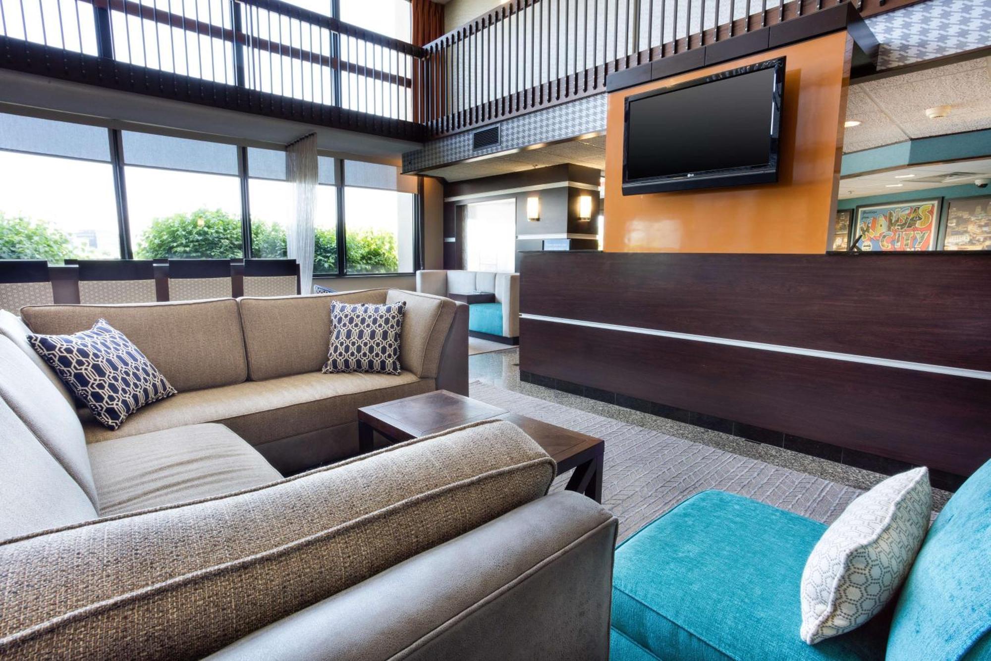 Drury Inn & Suites Kansas City Airport Buitenkant foto