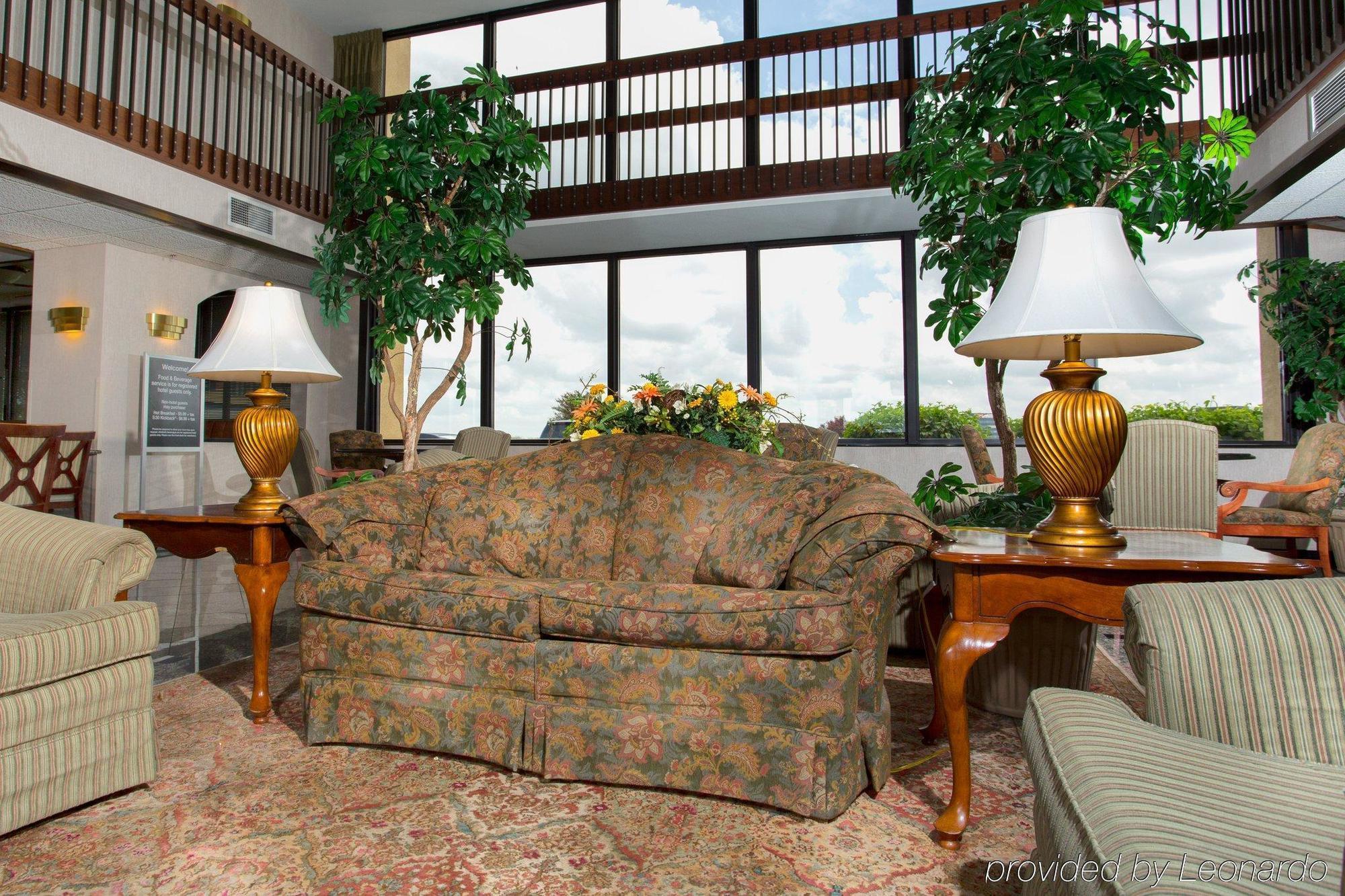 Drury Inn & Suites Kansas City Airport Buitenkant foto
