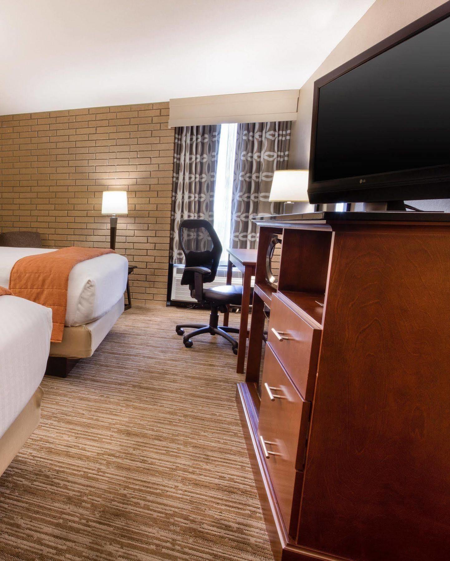 Drury Inn & Suites Kansas City Airport Buitenkant foto