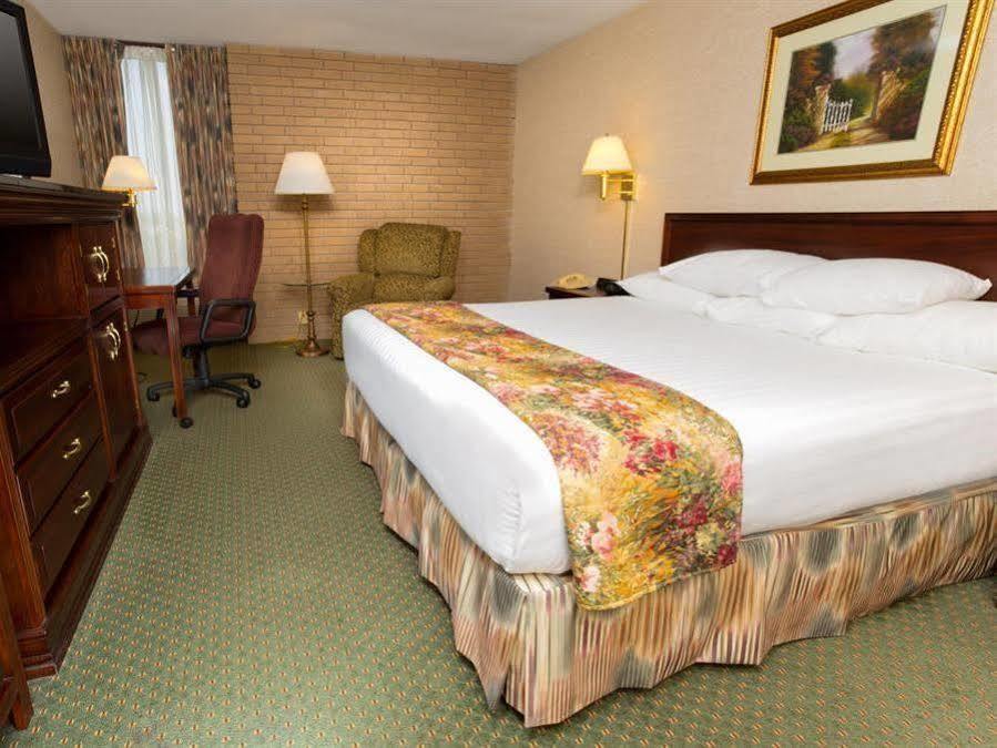 Drury Inn & Suites Kansas City Airport Buitenkant foto